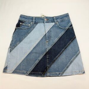 Chelsea & Violet Sara Denim
Patchwork High Rise Fitted Skirt